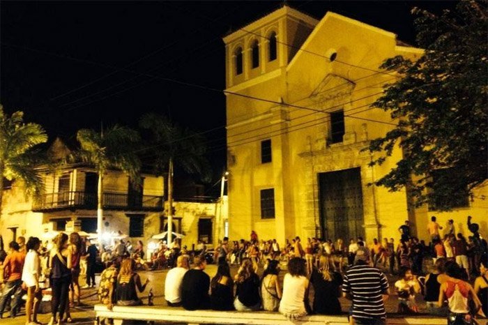 plaza-trinidad-noche